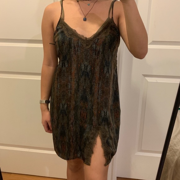 Grey Patterned lace trim dress - Picture 2 of 6